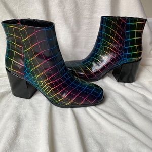 NWOT Black and Rainbow Croc Print booties Size 7